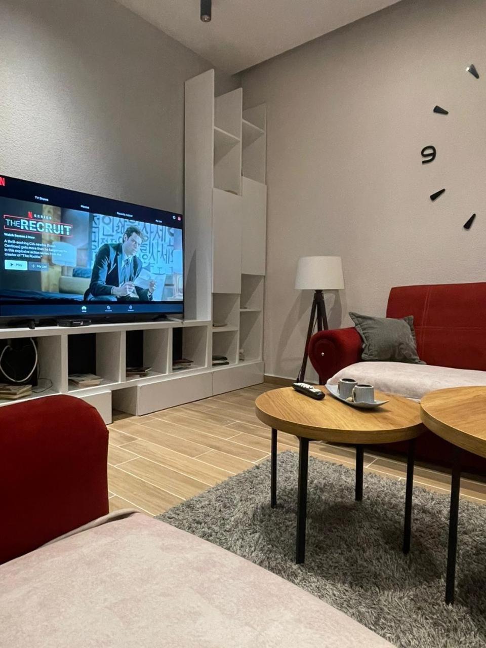 Ora-Prn,Cosy Apartment In The City Center Pristina Exterior foto