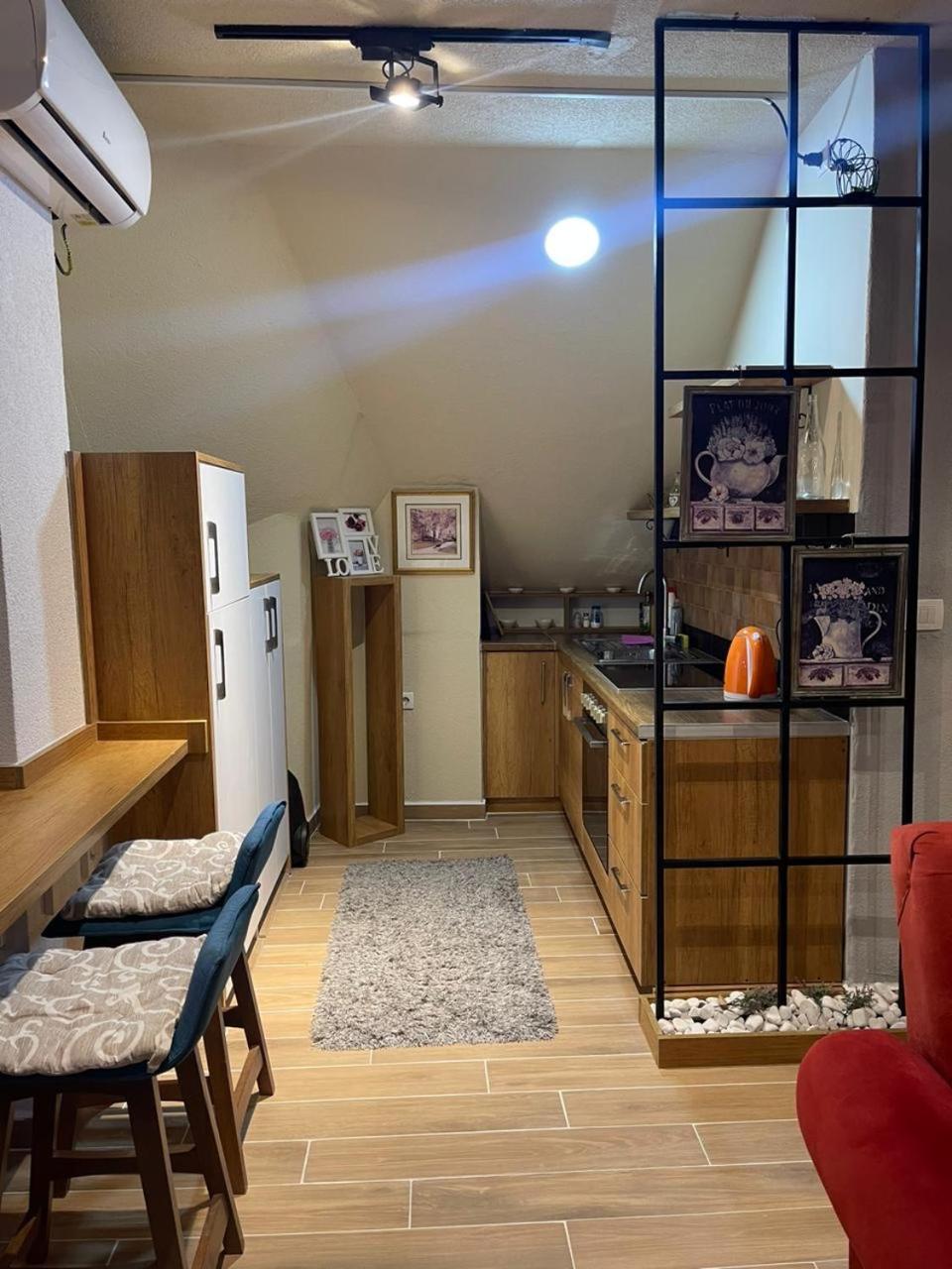 Ora-Prn,Cosy Apartment In The City Center Pristina Exterior foto